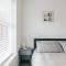 Central 2 double bedroom flat with parking