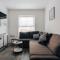 Central 2 double bedroom flat with parking