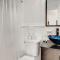 Coral Sands HUGE Studio w/ 2 Queen beds!