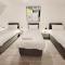 Garland Modern 2 Bedroom Apartment With Parking London
