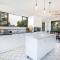 Saltbush Cottage Pet Friendly 1 Min Walk to Beach