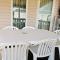 Bungalow cosy à Onzain avec terrasse & piscine partagée