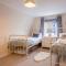 Pass the Keys The Rafters - Impressive High Street Apartment