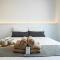 Phaedrus Living - Seaside Executive Flat Harbour 101
