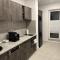 Stunning 3-Room Penthouse Lakeview with Terrace