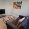 Cosy flats near Heathrow, group bookings available with parking space - Hounslow