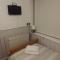 Ladbury House in Walsall, Near the M6, Walsall Uni and Hospital, with free parking and easy access to Birmingham city centre, only 20 mins from the NEC and Birmingham airport, 15 mins from Villa Park - Bescot