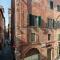 Casa Ugolino, State of the Art Central 2 Bedrooms Apartment in Lucca