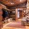 Keloruka 15 luxury lodge, 5 ensuite bedrooms, 250 m2, jacuzzi, 2 x ski pass