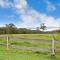 Farm Stay & Iconic Water Views - 32 Zachary Drive