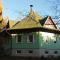 Vila Elena - štvorapartmánovy dom
