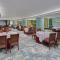 Crowne Plaza Zhuhai City Center by IHG - offers free one-way shuttle to Chimelong Ocean Kingdom - Zhuhai