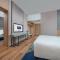Holiday Inn Express Shenzhen Longhua, an IHG Hotel