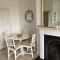 Beautiful riverfront cosy one bedroom apartment
