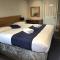 Corner House Hotel Gatwick with Holiday Parking - Horley