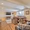 Cozy Rochester Retreat about 3 Mi to Mayo Clinic!