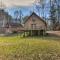 Woodsy Blue Ridge Retreat, 3 Mi to Downtown!