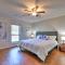 Modern Fayetteville Home Less Than 1 Mi to U of A!