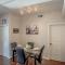 High Rise 2 Bedroom apartment in a Great location apts
