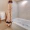 Luxury Penthouse P2 With Spectacular Views I Best Price I FREE Adventures Daily