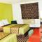Super 8 by Wyndham South Boston VA