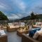 Casolare dei Colli, Panoramic Private Pool, Lavish Interiors and a Gourmet Kitchen - Camaiore