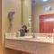 Super 8 by Wyndham Waterloo