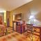 Super 8 by Wyndham Waterloo
