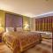Super 8 by Wyndham Waterloo
