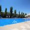 Queens Gardens suite by the sea, pool and mall