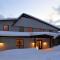 Square 8 HAKUBA RETREAT by UNPLAN