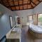 Livingstone Bush Lodge, Mabalingwe - Бела-Бела