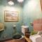 La Dimora dei Conti, Indulge in a Country Farmhouse Apartment with Jacuzzi Facing the Town!