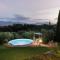 Melograno Farmhouse, ROMANTIC FARMHOUSE VILLA WITH PRIVATE INFINITY POOL AND GREAT VIEWS IN LUCCA