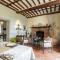 Melograno Farmhouse, ROMANTIC FARMHOUSE VILLA WITH PRIVATE INFINITY POOL AND GREAT VIEWS IN LUCCA