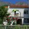 Apartments by the sea Brist, Makarska - 508