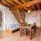 YourHouse Deulosal, apartment in rural house with pool