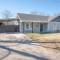 Lovely 3 BR Home Only 9 Minutes from Downtown - San Antonio
