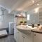 Alamanni Apartment by Mamo Florence