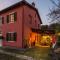 Villa Alberta, Panoramic 4 Bedrooms Farmhouse with Private Pool in Lucca close to Town Centre