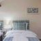 Luxury Cottage Nestled in the Heart of Pickering - Pet Friendly