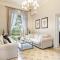 Villa Clara, Luxury 5 bedrooms Lakefront Farmhouse Villa with Private Pool on the Lucca Hills