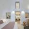 U & ME SUITES