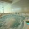 Parklands Hotel & Pool