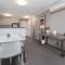 2BR 2Bath L8 Executive Apartment, in City Centre