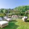 Villa Hilary,a Convenient Luxury 4 bedrooms Villa with Sharing Pool on the Hills by Lucca - Lucca