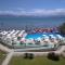 Apartamento pé na areia frente para o Mar e piscina na Prainha