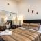 Villa Sausalito - Newly Designed 4BR HOUSE & POOL by Topanga