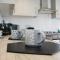 Abingdon - Private Flat with Parking 09