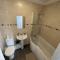 Modern 2 bed apartment with sea views